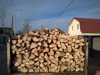 машина газель с дровами